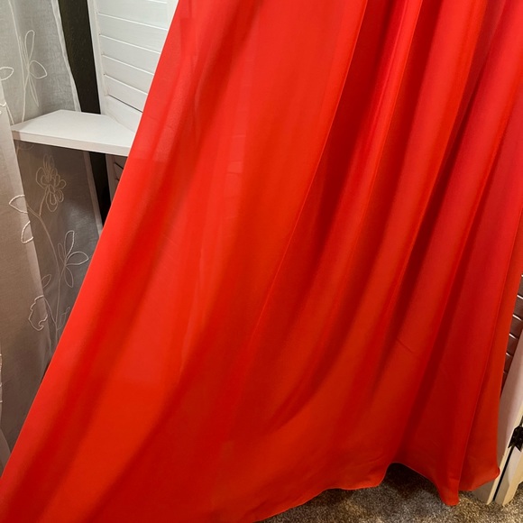 NEW PRETTY MAIDS DRESS - Picture 3 of 10